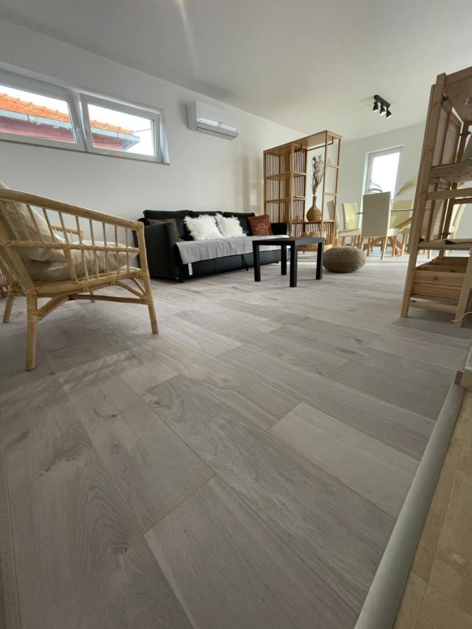 יזרה Vila Regina Apartment Regina With Swimming Pool מראה חיצוני תמונה